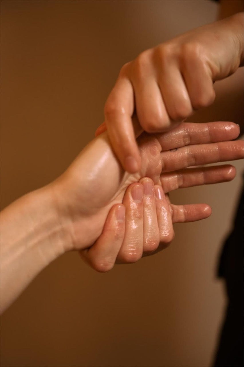Terapia manual y tacto consciente